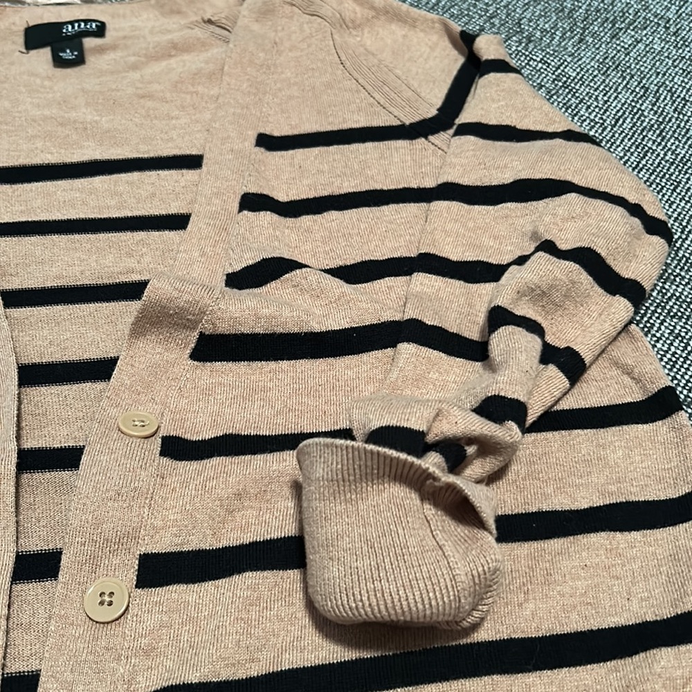 Cardigan - Picture 3 of 3